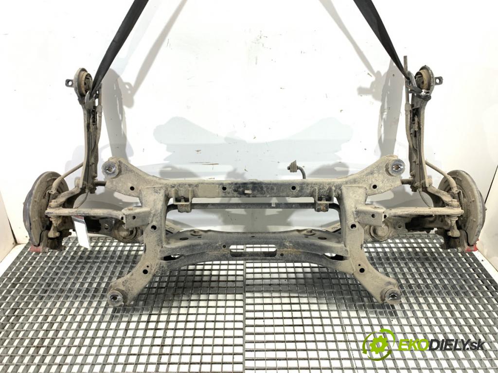 HYUNDAI TUCSON SUV 2015 130 kW 1.6 T-GDi 1591 výztuha zadní část