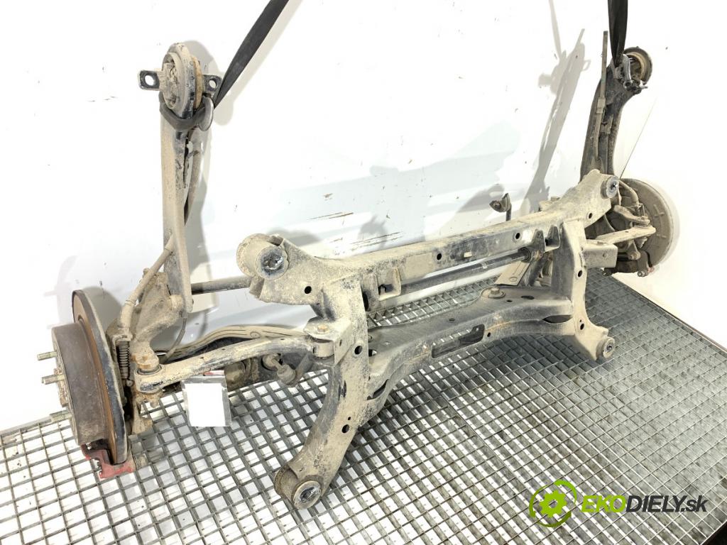 HYUNDAI TUCSON SUV 2015 130 kW 1.6 T-GDi 1591 výztuha zadní část