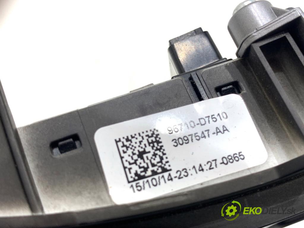 HYUNDAI TUCSON SUV 2015 130 kW 1.6 T-GDi 1591 SPÍNAČE: volantu 96720-D7220