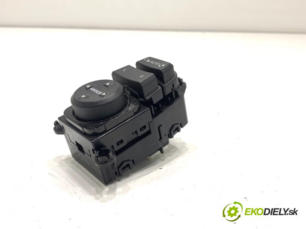 HYUNDAI TUCSON SUV 2015 130 kW 1.6 T-GDi 1591 přepínač nastavení zpětných zrcátek 93573-D3000 (Páčky pod volantem)