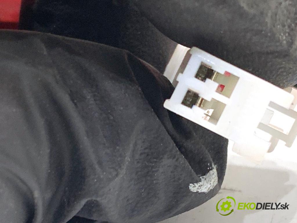 HYUNDAI TUCSON SUV 2015 130 kW 1.6 T-GDi 1591 světlo brzdových světel 92700-D7