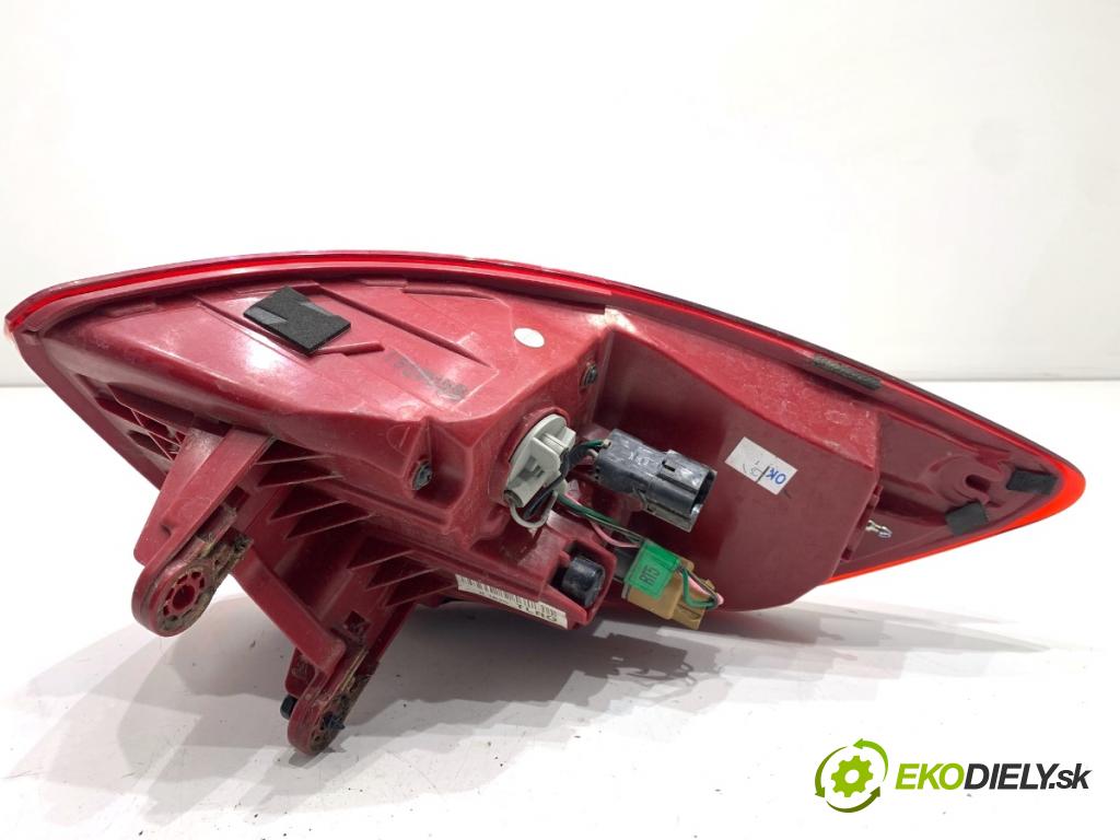 HYUNDAI TUCSON SUV 2015 130 kW 1.6 T-GDi 1591 světlo pravý zadní část 92402-D31