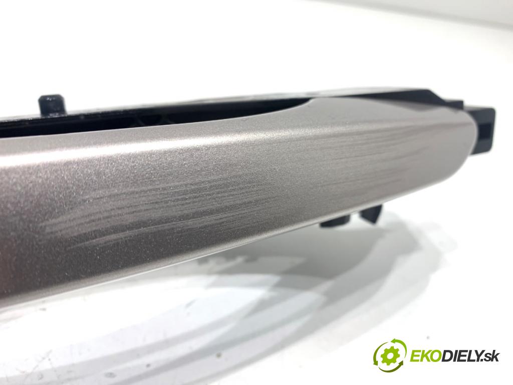 HYUNDAI TUCSON SUV 2015 130 kW 1.6 T-GDi 1591 Kľučka vonkajšia ľavy predný