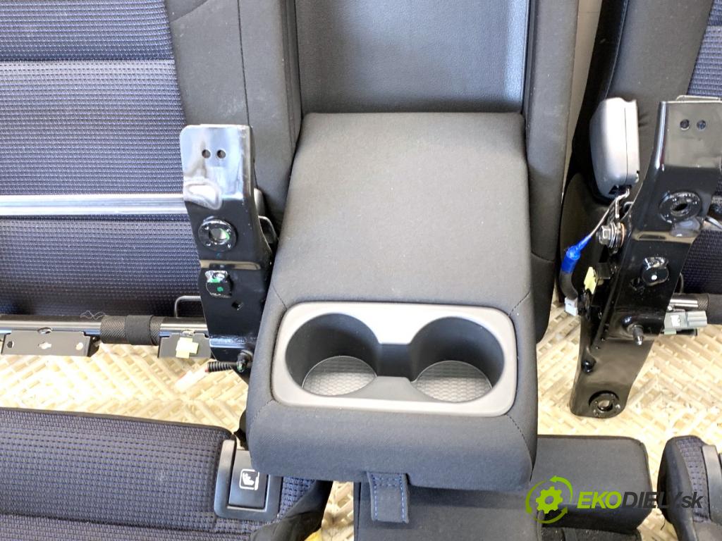 HYUNDAI TUCSON SUV 2015 130 kW 1.6 T-GDi 1591 sedadlo druhý VLÁDA: