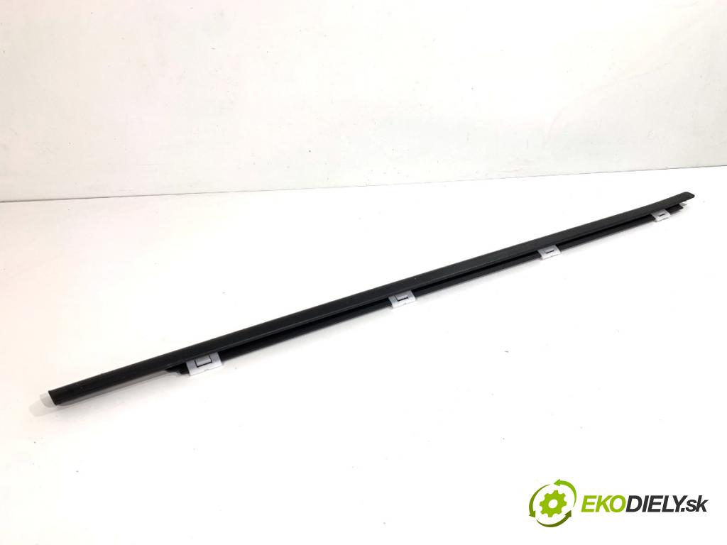 HYUNDAI TUCSON SUV 2015 130 kW 1.6 T-GDi 1591 lišta Sbírání: přední část pravý