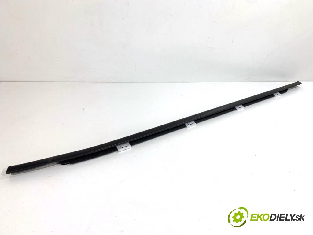 HYUNDAI TUCSON SUV 2015 130 kW 1.6 T-GDi 1591 lišta Sbírání: zadní část pravý