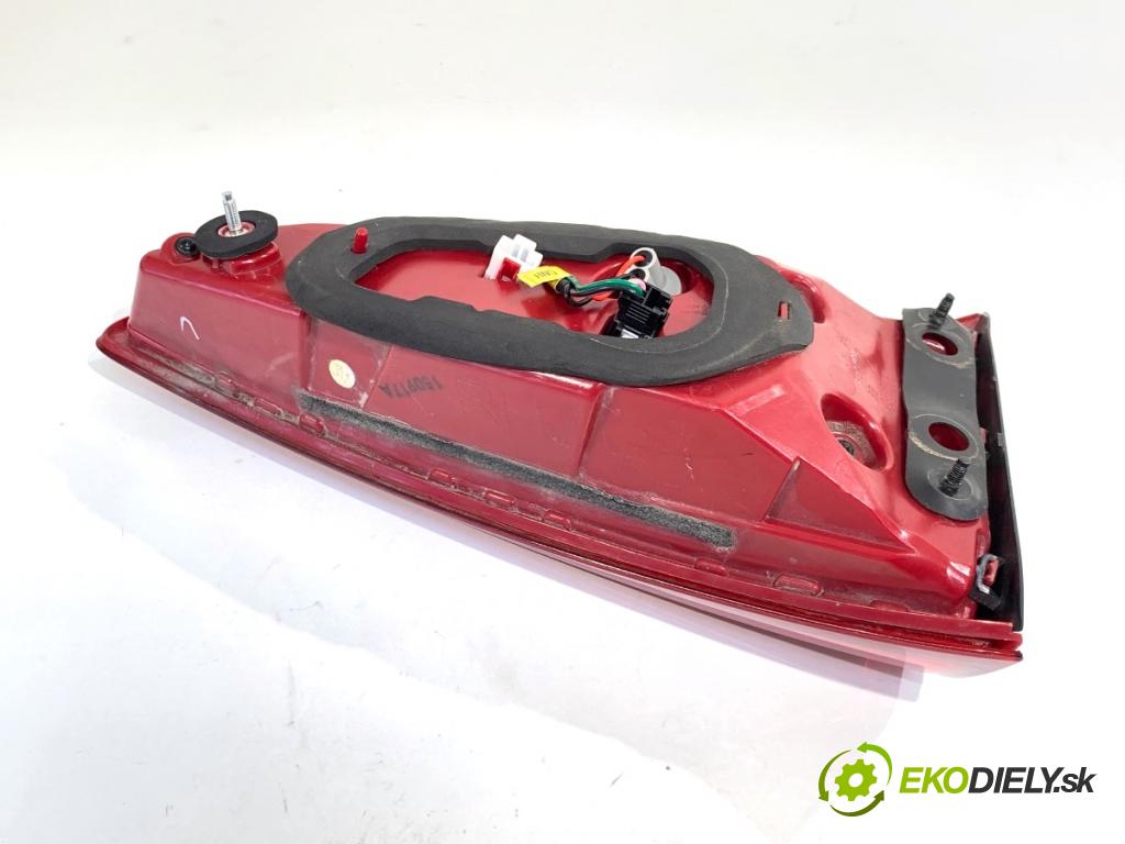 HYUNDAI TUCSON SUV 2015 130 kW 1.6 T-GDi 1591 Svetlo zad pravá vnútorná  (Kľučka dverí ostatné)