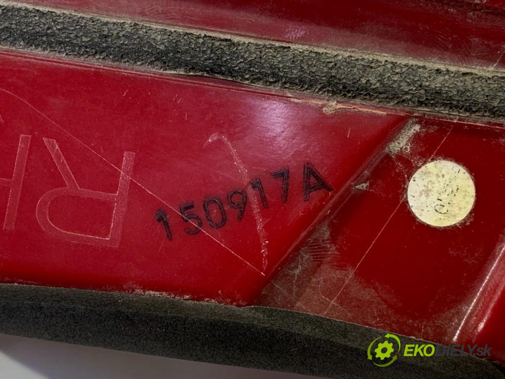 HYUNDAI TUCSON SUV 2015 130 kW 1.6 T-GDi 1591 Svetlo zad pravá vnútorná  (Kľučka dverí ostatné)