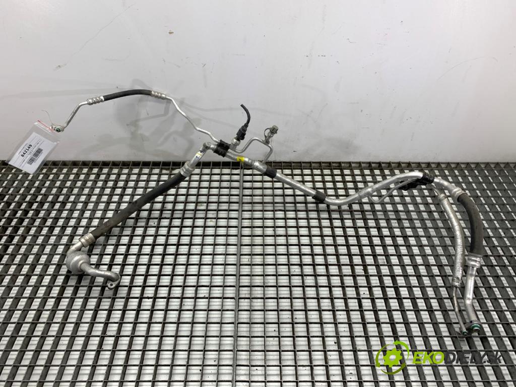 HYUNDAI TUCSON SUV 2015 130 kW 1.6 T-GDi 1591 rúrka klimatizace  (Trubka klimatizace)