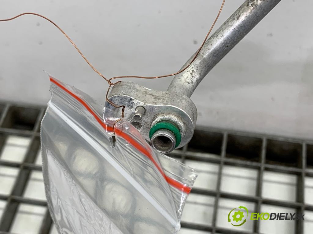 HYUNDAI TUCSON SUV 2015 130 kW 1.6 T-GDi 1591 rúrka klimatizace  (Trubka klimatizace)