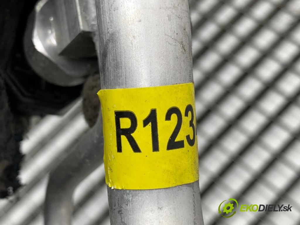 HYUNDAI TUCSON SUV 2015 130 kW 1.6 T-GDi 1591 rúrka klimatizace  (Trubka klimatizace)