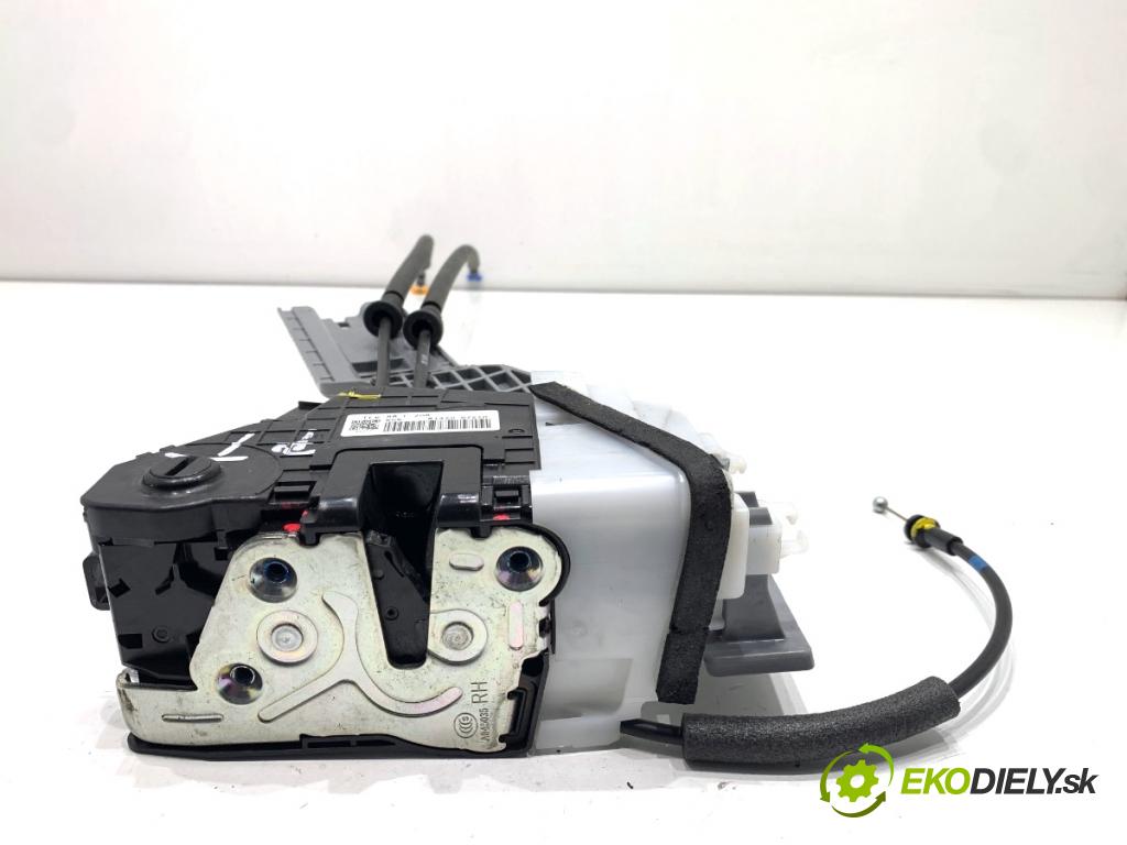 HYUNDAI TUCSON SUV 2015 130 kW 1.6 T-GDi 1591 zámok Dvere pravy zad 81420-D7510