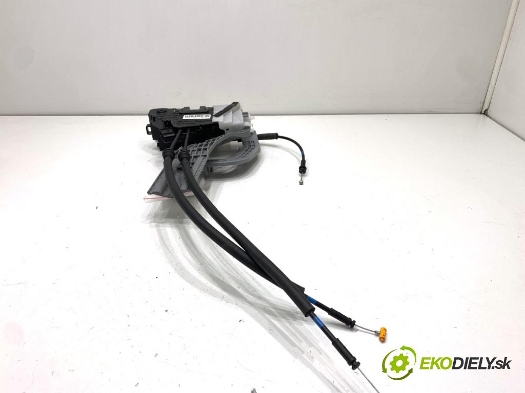 HYUNDAI TUCSON SUV 2015 130 kW 1.6 T-GDi 1591 zámok Dvere ľavy zad 81410-D7510