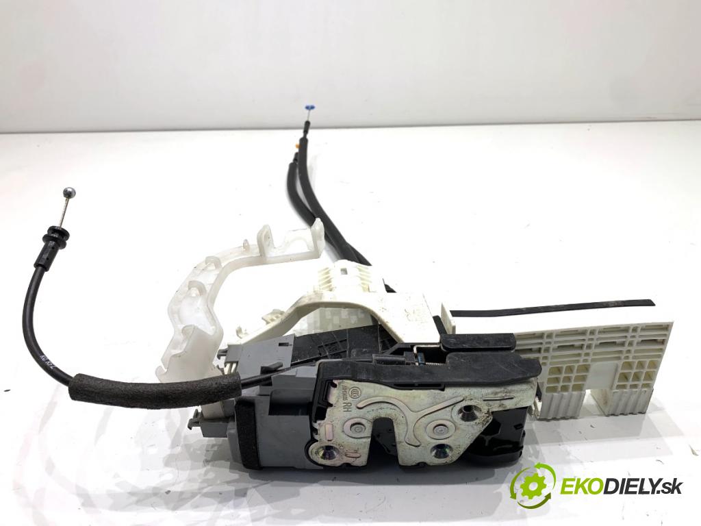 HYUNDAI TUCSON SUV 2015 130 kW 1.6 T-GDi 1591 zámok Dvere pravy predný 81320-D7500