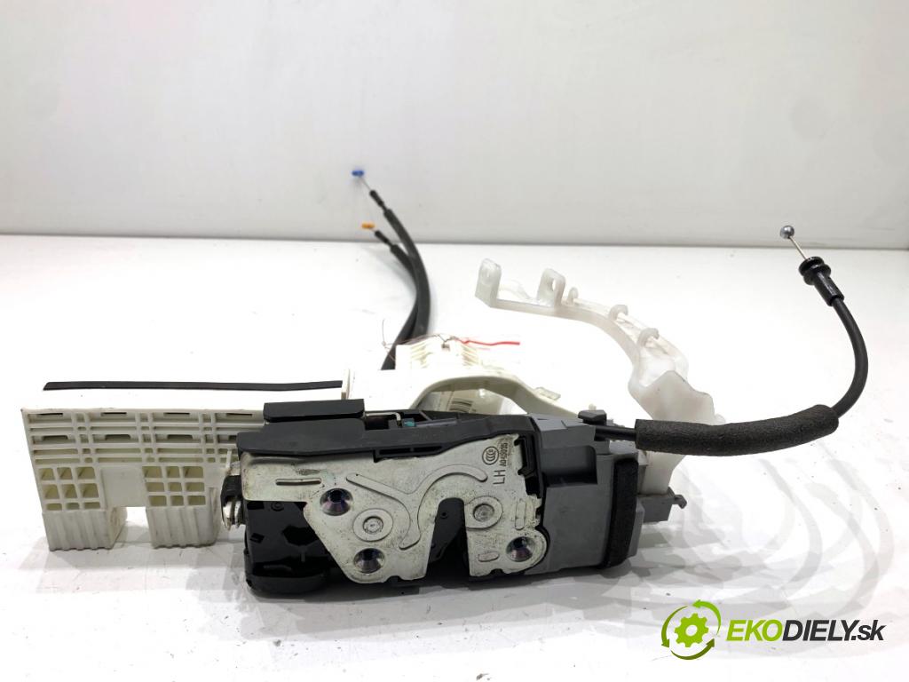 HYUNDAI TUCSON SUV 2015 130 kW 1.6 T-GDi 1591 zámok Dvere ľavy predný 81310-D3510