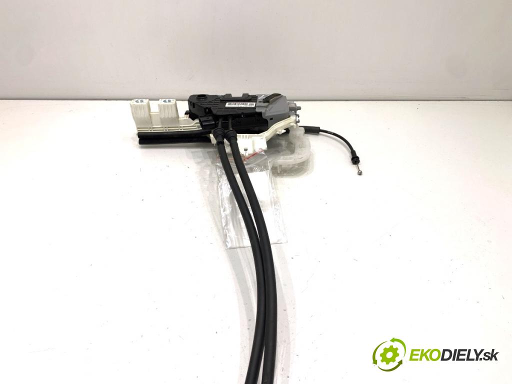 HYUNDAI TUCSON SUV 2015 130 kW 1.6 T-GDi 1591 zámok Dvere ľavy predný 81310-D3510