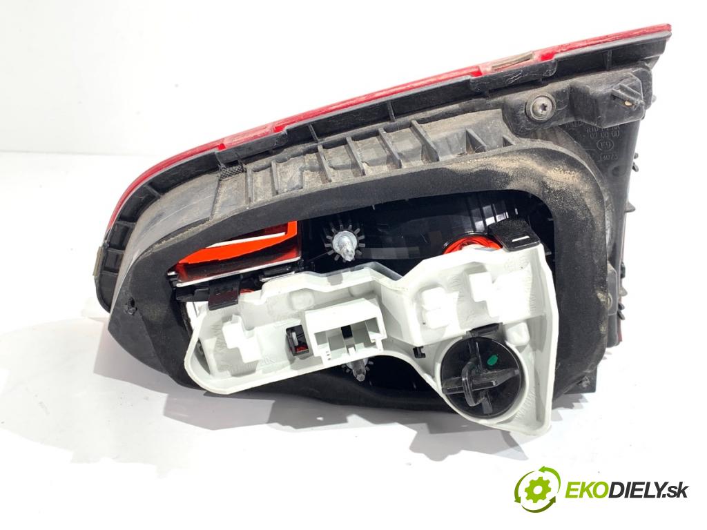 VW GOLF VII liftback 2016 92 kW 1.4 TSI 1395 Svetlo zad ľavá strana vnútorná 5G0945093AC (Kľučka dverí ostatné)