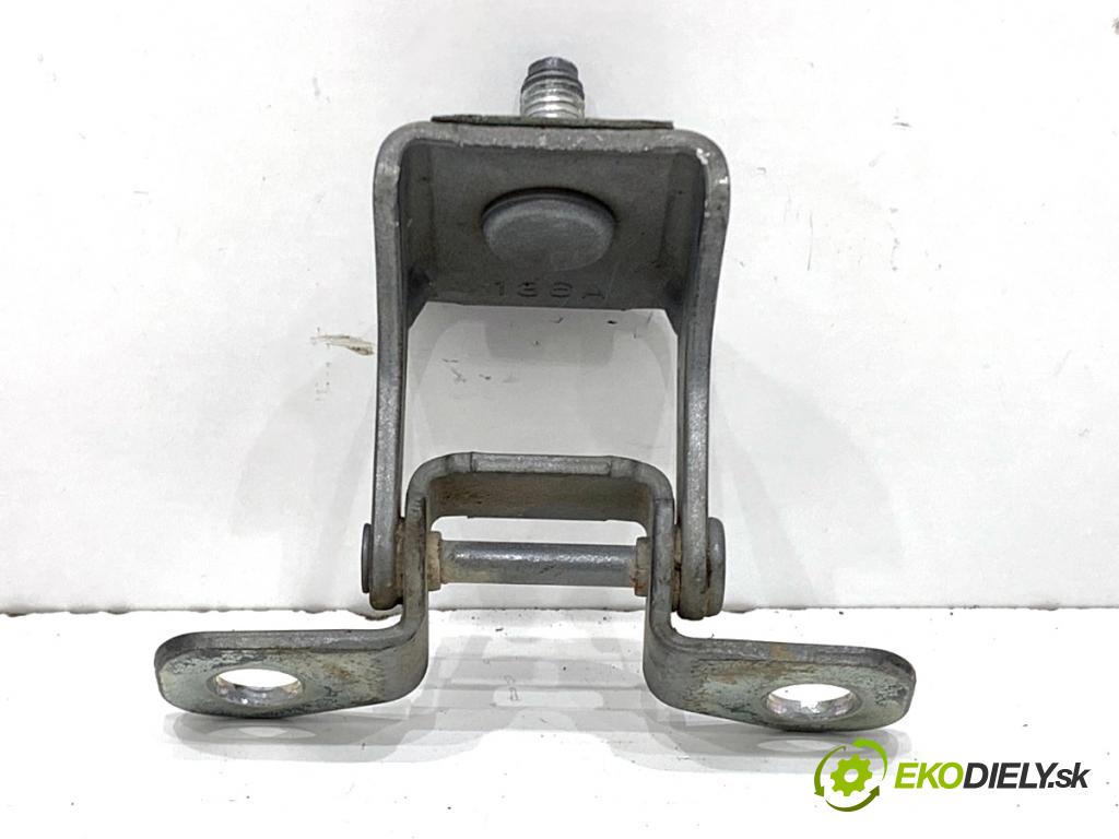 RENAULT ARKANA I SUV 2021 69 kW 1.5 E-TECH 145 1598 závěs dveří levý zadní část