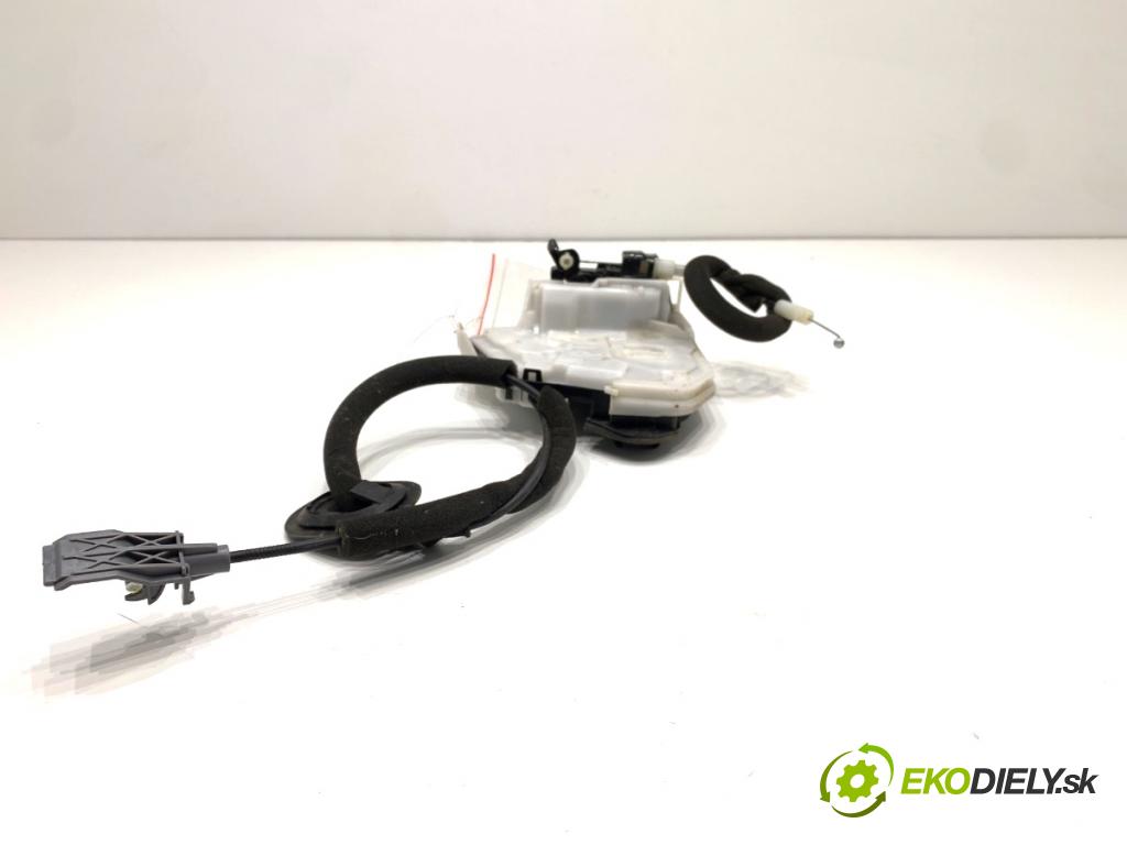 RENAULT ARKANA I SUV 2021 69 kW 1.5 E-TECH 145 1598 zámok Dvere pravy zad