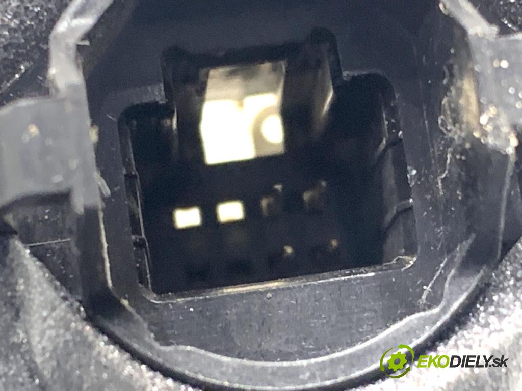 RENAULT ARKANA I SUV 2021 69 kW 1.5 E-TECH 145 1598 zámok Dvere pravy zad