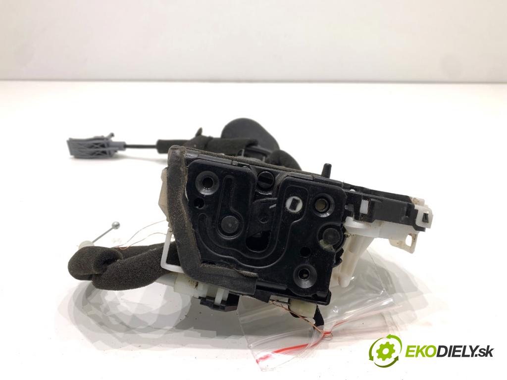 RENAULT ARKANA I SUV 2021 69 kW 1.5 E-TECH 145 1598 zámok Dvere ľavy zad 