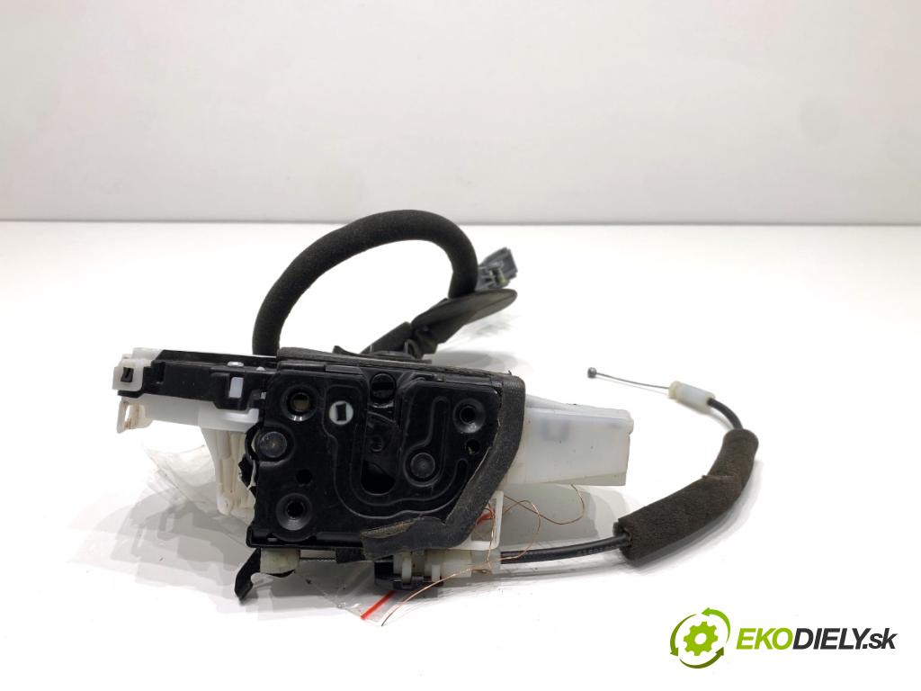 RENAULT ARKANA I SUV 2021 69 kW 1.5 E-TECH 145 1598 zámok Dvere pravy predný 