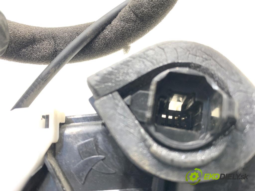 RENAULT ARKANA I SUV 2021 69 kW 1.5 E-TECH 145 1598 zámok Dvere pravy predný