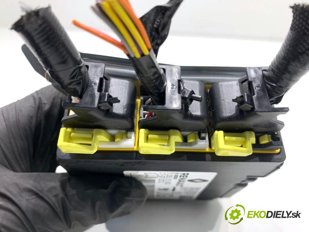 RENAULT ARKANA I SUV 2021 69 kW 1.5 E-TECH 145 1598 senzor airbag 0285015832 (Snímač)