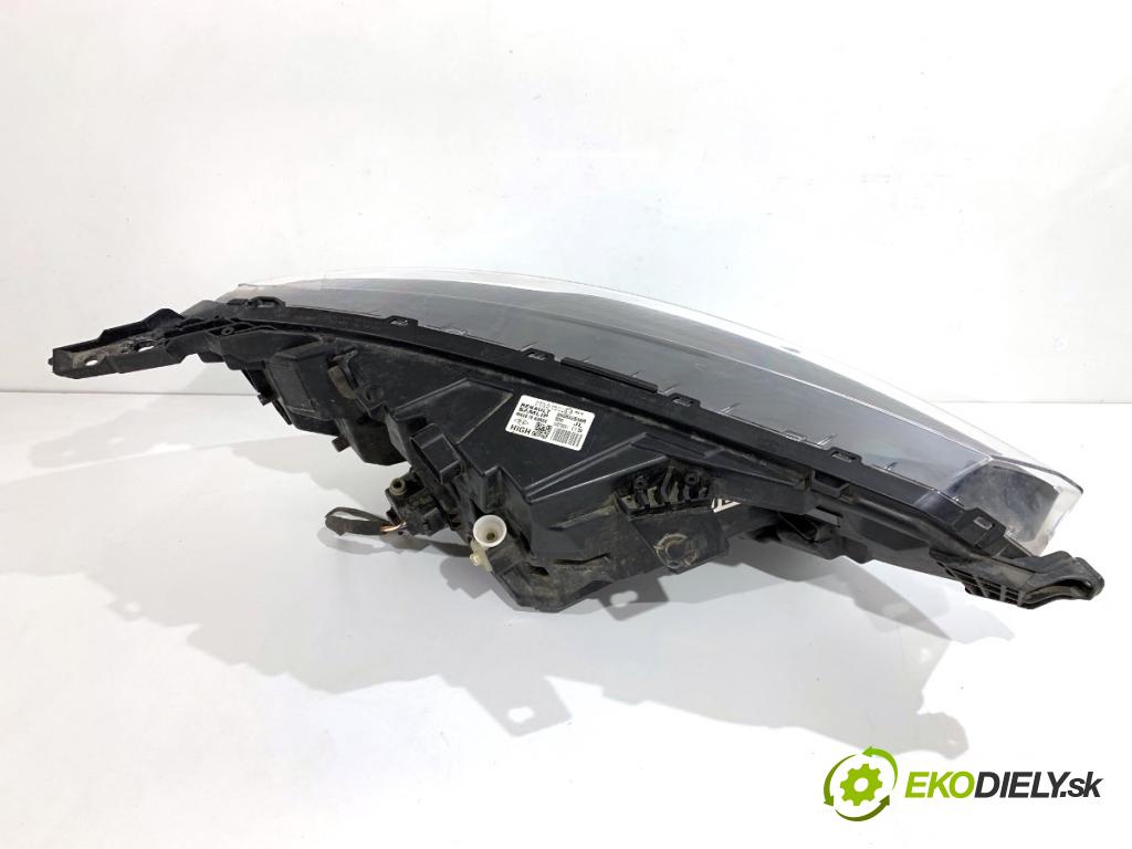 RENAULT ARKANA I SUV 2021 69 kW 1.5 E-TECH 145 1598 světlomet levý přední část 260602566R