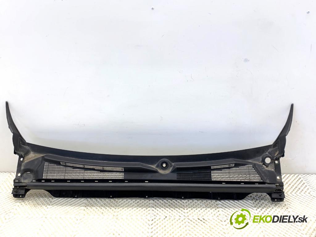 RENAULT ARKANA I SUV 2021 69 kW 1.5 E-TECH 145 1598 Torpédo, plast pod čelné okno 668115282R (Torpédo (plast pod čelným sklom))