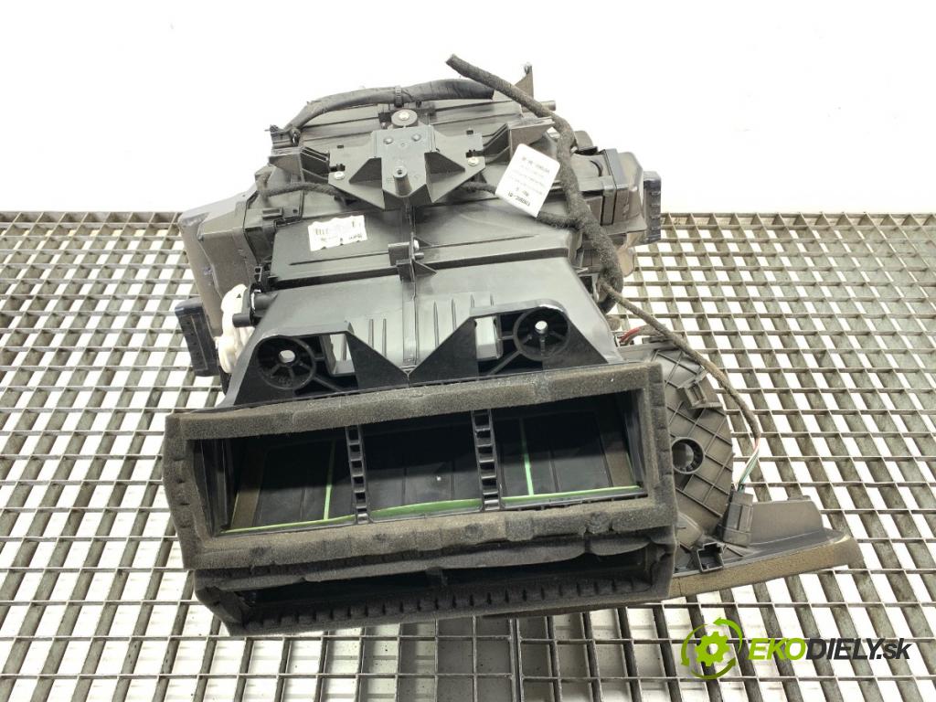 RENAULT ARKANA I SUV 2021 69 kW 1.5 E-TECH 145 1598 topné těleso radiátor topení 272704163R (Radiátor topení)