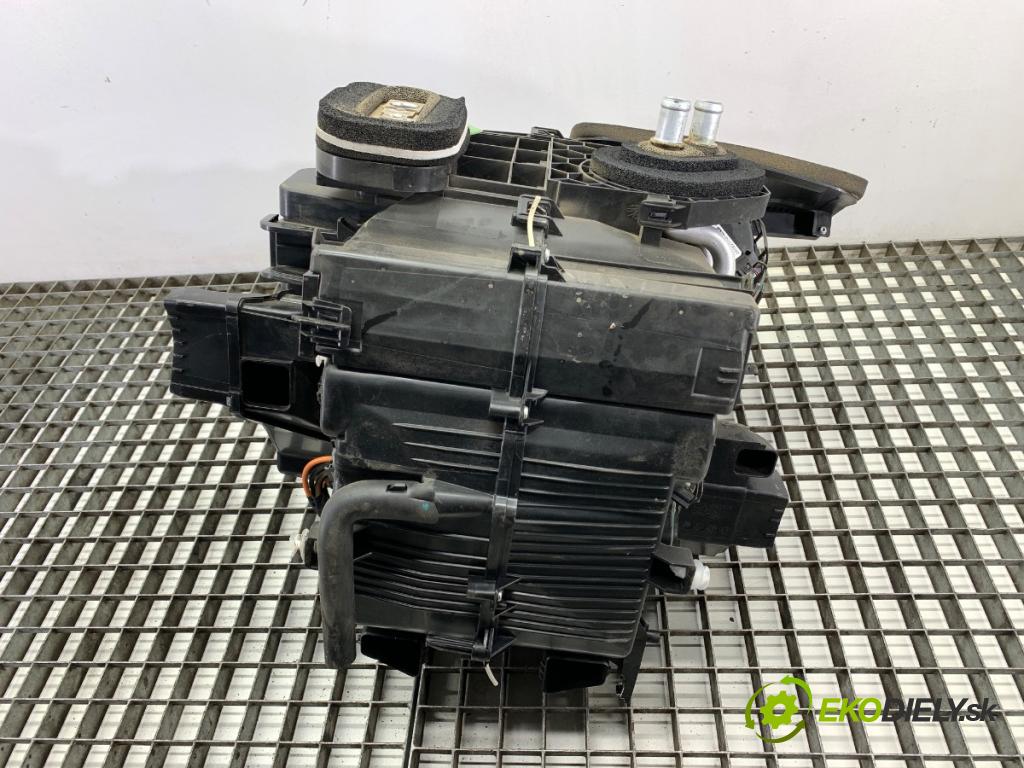 RENAULT ARKANA I SUV 2021 69 kW 1.5 E-TECH 145 1598 topné těleso radiátor topení 272704163R (Radiátor topení)