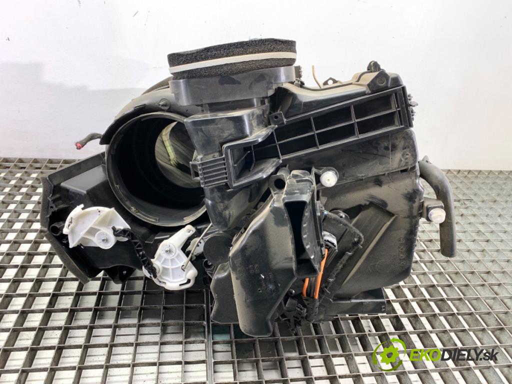 RENAULT ARKANA I SUV 2021 69 kW 1.5 E-TECH 145 1598 topné těleso radiátor topení 272704163R (Radiátor topení)