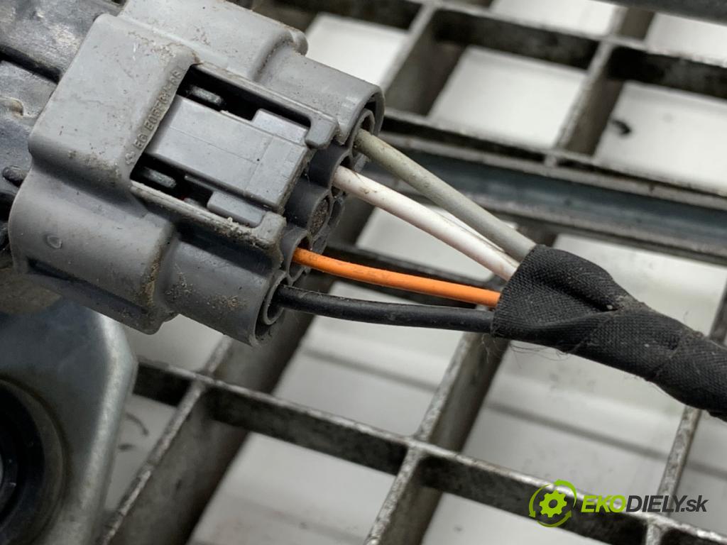 RENAULT ARKANA I SUV 2021 69 kW 1.5 E-TECH 145 1598 Mechanizmus stieračov predný 288006178R (Motorček stieračov predný)