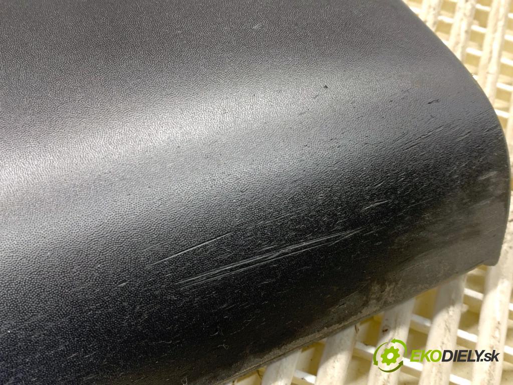 RENAULT ARKANA I SUV 2021 69 kW 1.5 E-TECH 145 1598 lišta dveře levý zadní část 828775575R