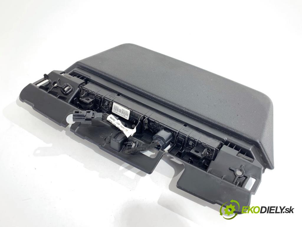 RENAULT ARKANA I SUV 2021 69 kW 1.5 E-TECH 145 1598 světlo brzdových světel 26595-8992D