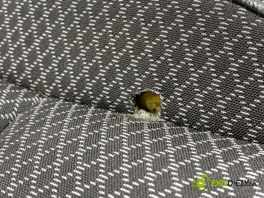 RENAULT ARKANA I SUV 2021 69 kW 1.5 E-TECH 145 1598 sedadlo druhý VLÁDA: