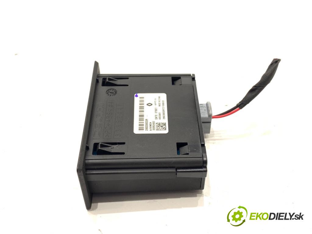 RENAULT ARKANA I SUV 2021 69 kW 1.5 E-TECH 145 1598 HNÍZDO: USB 280230033R