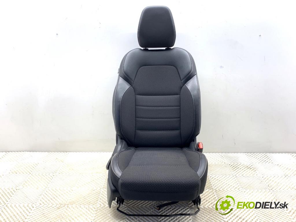 RENAULT ARKANA I SUV 2021 69 kW 1.5 E-TECH 145 1598 sedadlo pravý přední část 