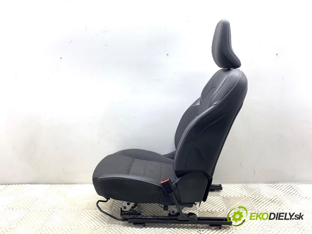 RENAULT ARKANA I SUV 2021 69 kW 1.5 E-TECH 145 1598 sedadlo pravý přední část