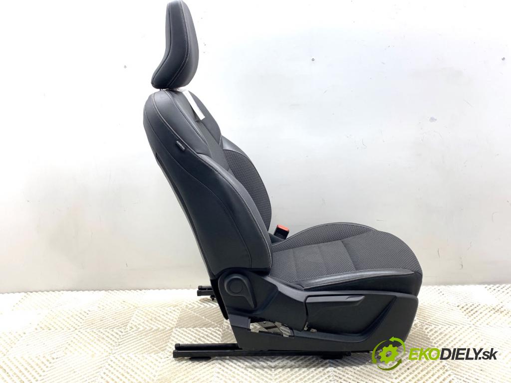 RENAULT ARKANA I SUV 2021 69 kW 1.5 E-TECH 145 1598 sedadlo pravý přední část