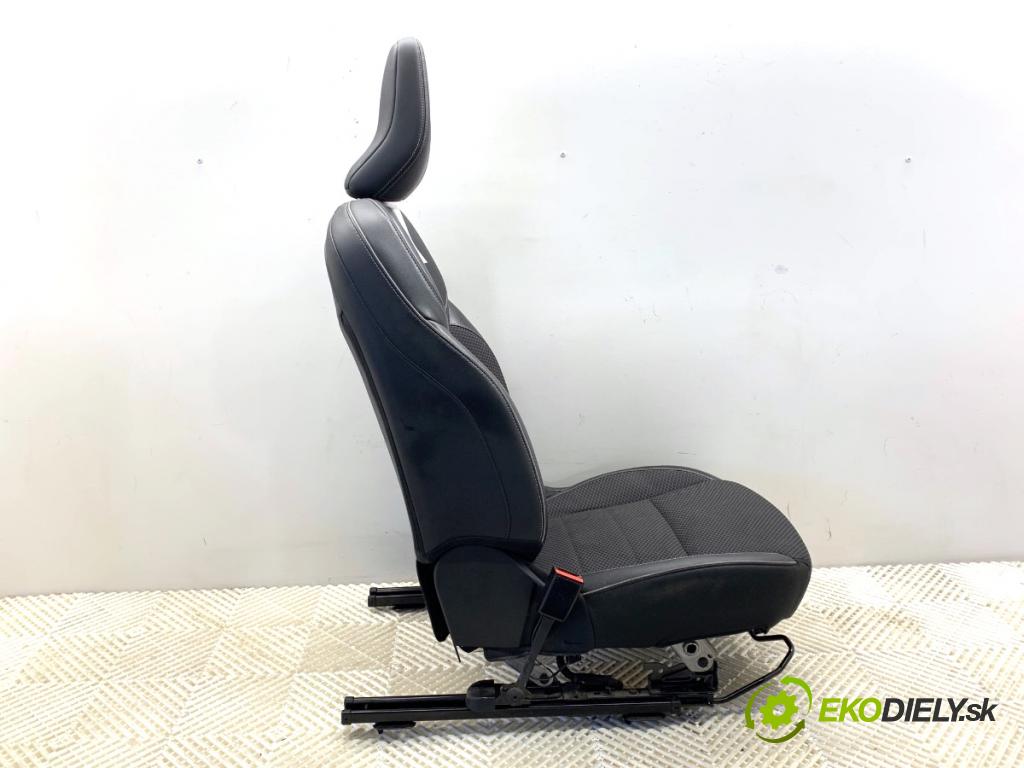 RENAULT ARKANA I SUV 2021 69 kW 1.5 E-TECH 145 1598 sedadlo levý přední část