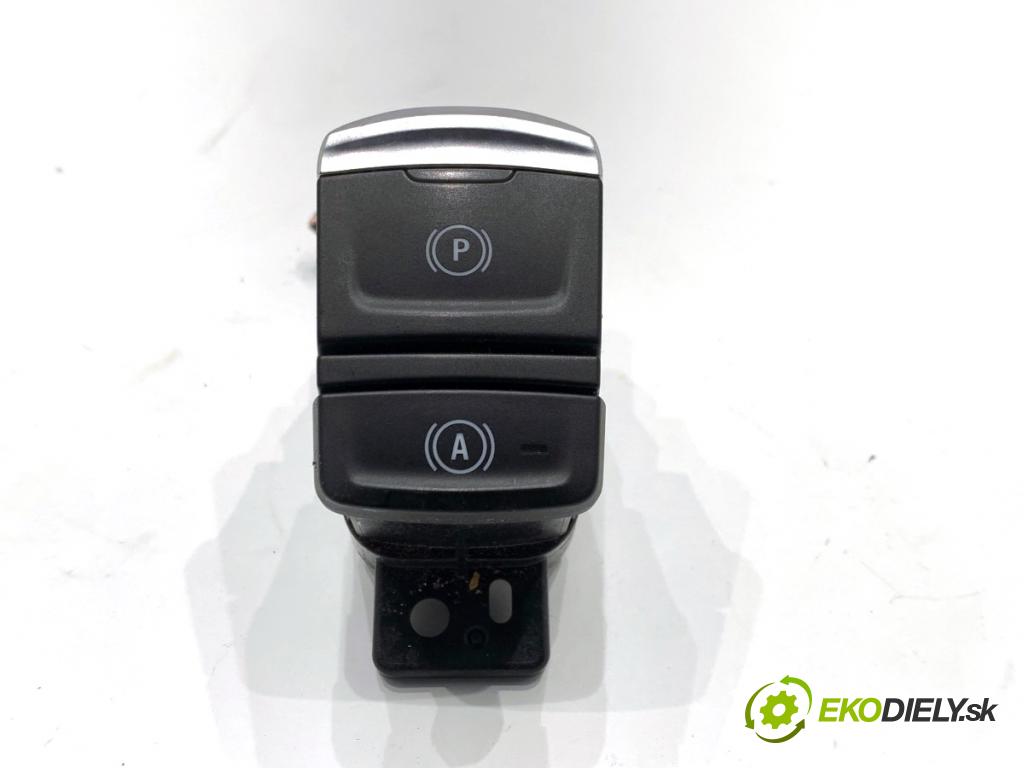 RENAULT ARKANA I SUV 2021 69 kW 1.5 E-TECH 145 1598 kulisa brzdy ruční brzdy 251757060R