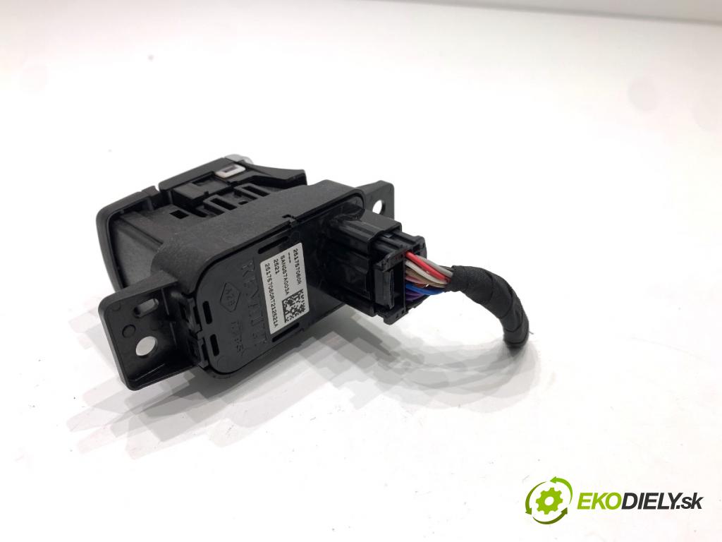 RENAULT ARKANA I SUV 2021 69 kW 1.5 E-TECH 145 1598 kulisa brzdy ruční brzdy 251757060R