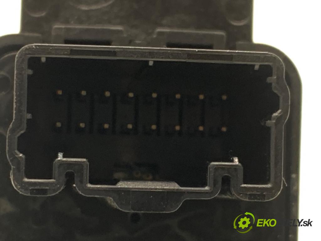 RENAULT ARKANA I SUV 2021 69 kW 1.5 E-TECH 145 1598 kulisa brzdy ruční brzdy 251757060R