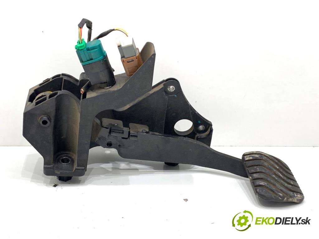 RENAULT ARKANA I SUV 2021 69 kW 1.5 E-TECH 145 1598 pedal brzdy 180207059R