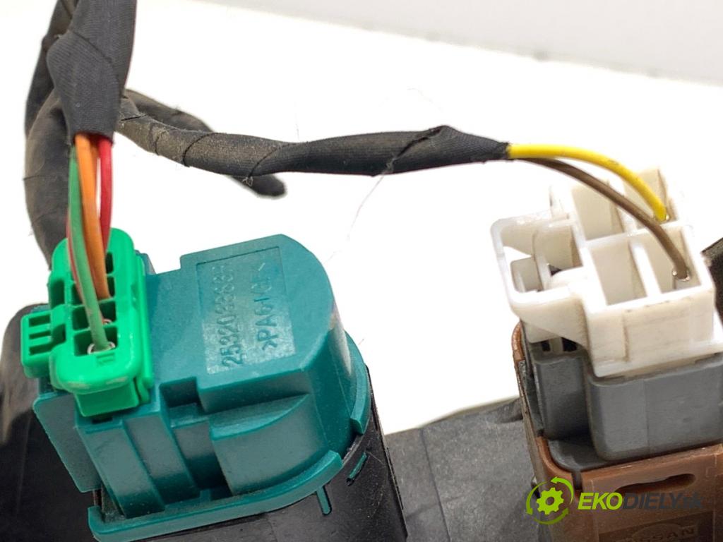 RENAULT ARKANA I SUV 2021 69 kW 1.5 E-TECH 145 1598 pedal brzdy 180207059R