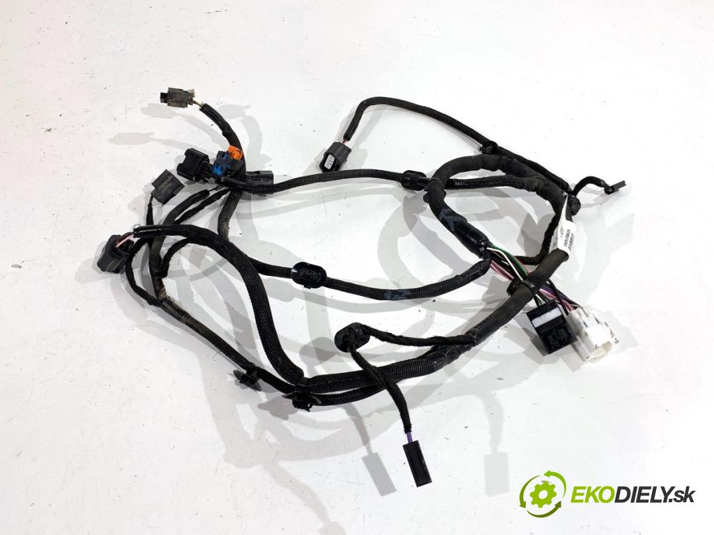 RENAULT ARKANA I SUV 2021 69 kW 1.5 E-TECH 145 1598 káblovačka dveří kufra zadní část 240515661R