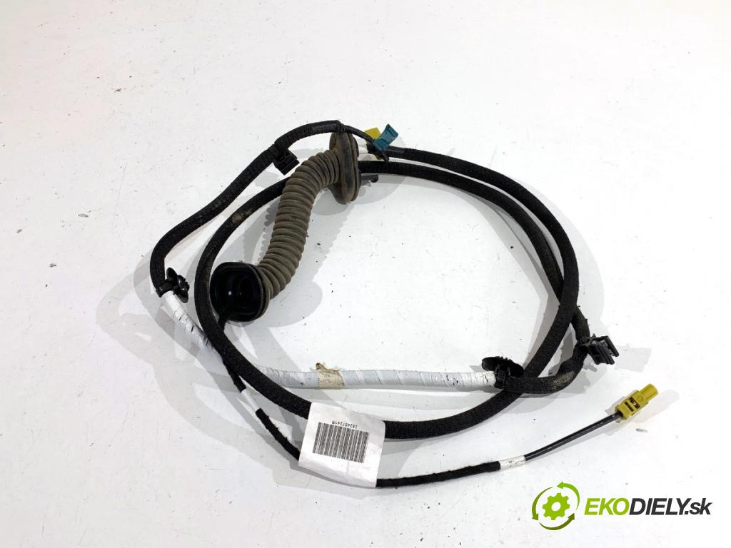 RENAULT ARKANA I SUV 2021 69 kW 1.5 E-TECH 145 1598 káblovačka dveří kufra zadní část 282457241R