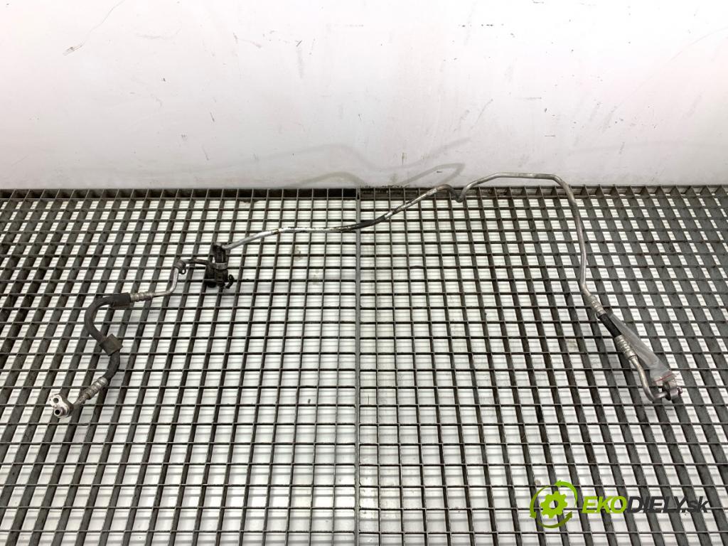 PORSCHE PANAMERA liftback 2010 294 kW 4.8 4S 4806 rúrka klimatizace  (Trubka klimatizace)